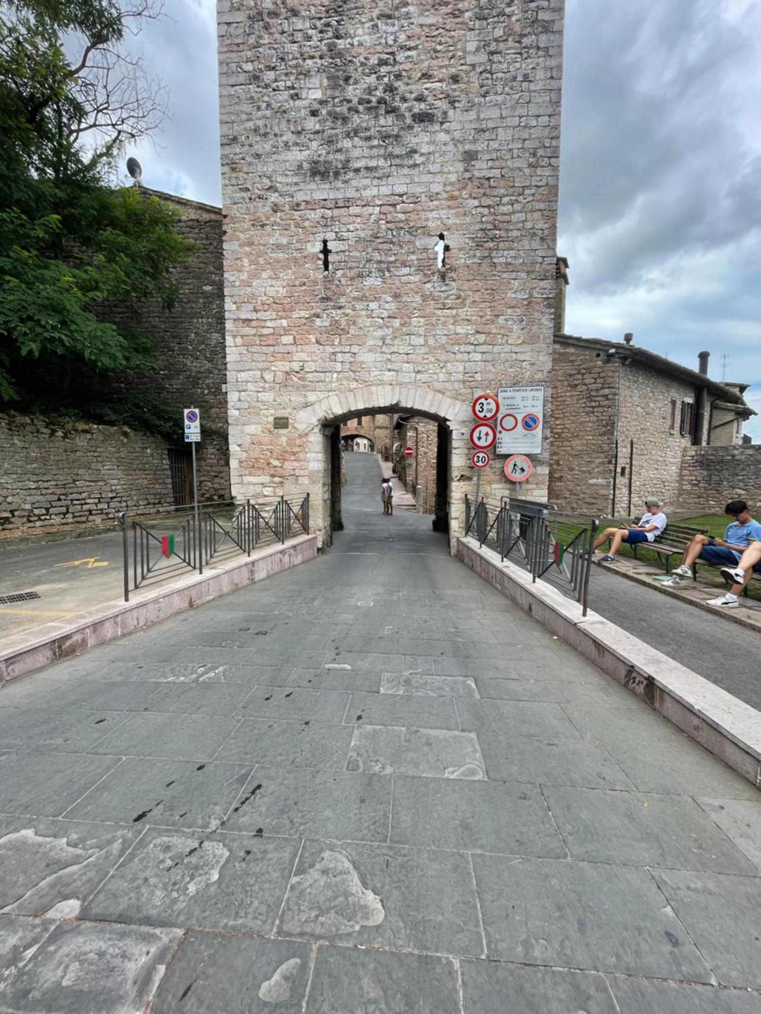 Happy House - Porta San Giacomo Leilighet Assisi Eksteriør bilde
